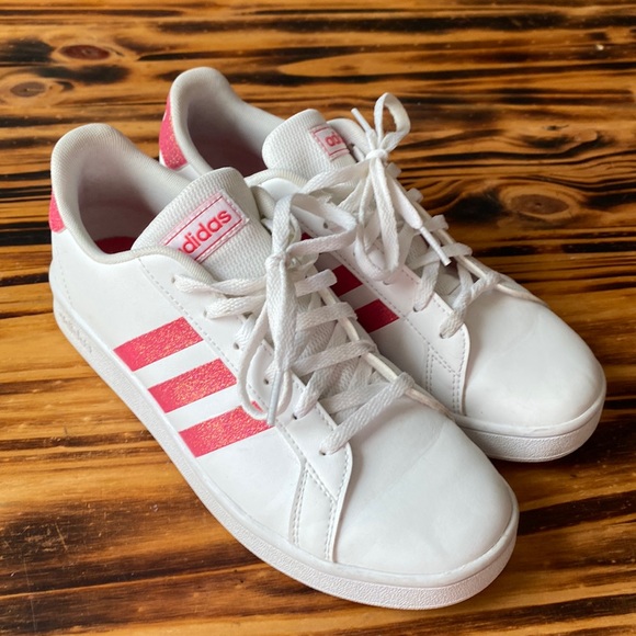 ADIDAS WHITE/PINK SHOES sz 5 FITS LIKE 7 - Picture 1 of 8